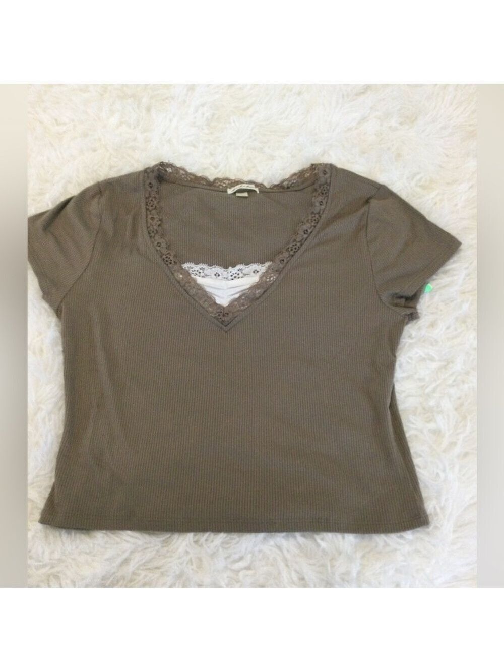 Derek Heart cocoa cropped tee with white lace trim inset Woman’s XL - Picture 7 of 9